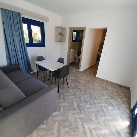 ルトロEdem House Finikasアパートメント エクステリア 写真